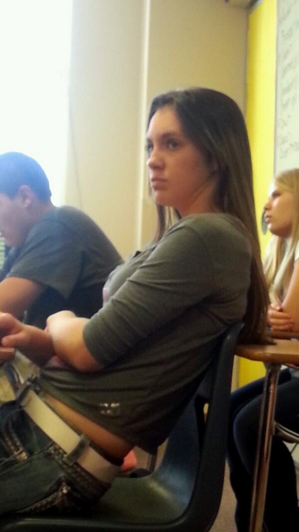 Dominic_Compoz's tweet photo. #WCW @HannahTM3 #CaughtInClass http://t.co/uwGDcwOTh9