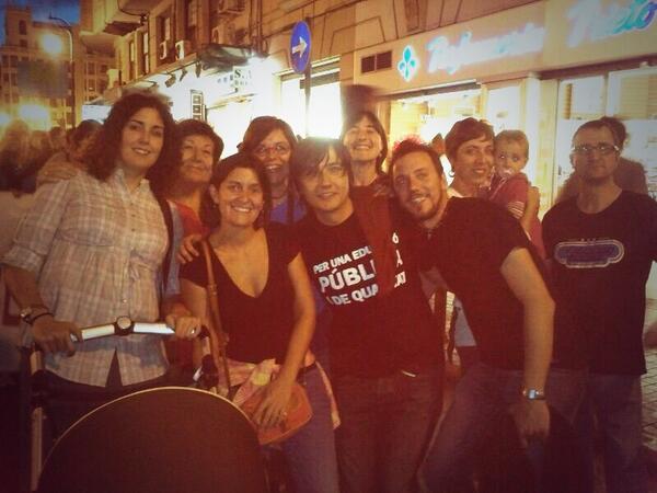 CarmetaRodamon's tweet photo. La pandilla de mani!! http://t.co/ZMKFtjdT6N