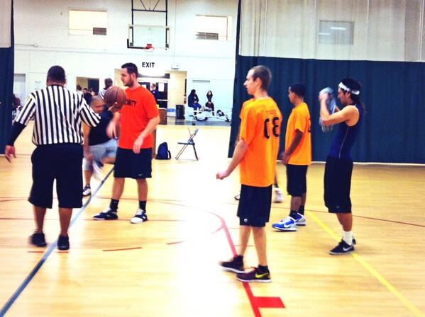 TearneySanders's tweet photo. Thursday night basketball! #bigballin #dreamteam! #2legit2quit http://t.co/gwJxWXjZyw