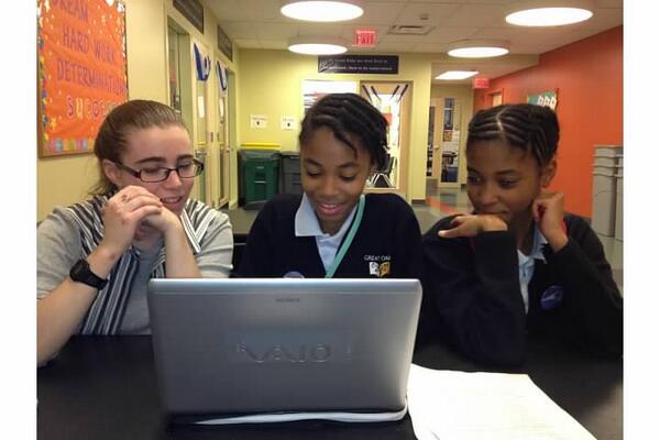 GreatOaksLegacy's tweet image. Ms. Traish helps students prepare for the Geography Bee! #RISEValues #GOCMS