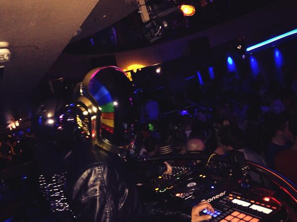 andy_syn_8_'s tweet photo. @DaftFunkLive rocking Ridleys!!! #lovecollege http://t.co/tryapysLIL