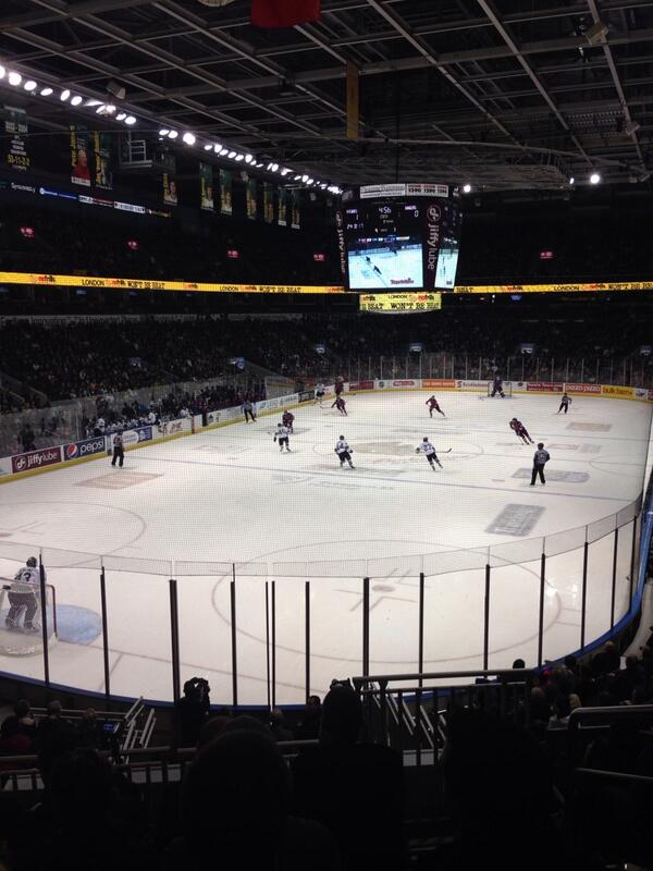 SLSMinutely's tweet photo. At the London Knights game organized by the wonderful Sports Committee #welikesportz #hockey #brrrrrrrr http://t.co/THdg29cdDt