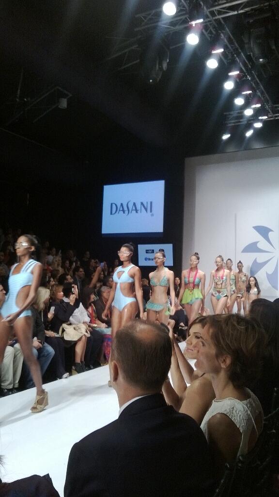 RevistaAlaModa's tweet photo. Larissa presenta sus bañadores desde lo casual al luxury. http://t.co/uDWYSxNilB
