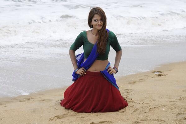 iAnaikaSoti's tweet photo. Loved shooting on the beach. http://t.co/rPhx6BK1h3