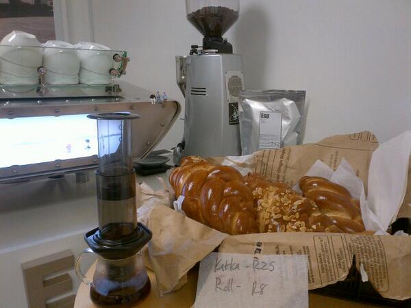 Today is a Kitka Friday with <a href="/MidnightBakerSA/">Nadia Arbi</a> and <a href="/EspLabMicro/">Espresso Lab</a> So much Goodness to still pack in before the weekend!