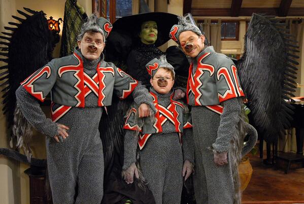 subsuomi's tweet image. Löytyykö täältä #MiehenPuolikkaat -faneja? Sarjaa seurataan Subilla arkisin 19.30. #subtv