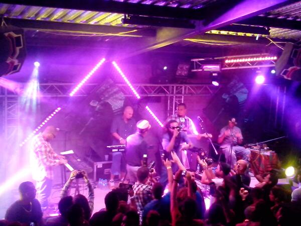 A esta hora recibimos a @NouVinLakay1 en la 2da Tarima de @LaQuintaBart...Reggae para rato!! #MesAniversario http://t.co/xb4iym2ePN