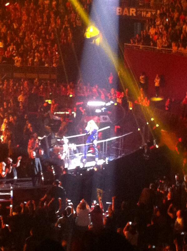 aew90's tweet photo. Amazing Sydney performance @Beyonce! http://t.co/z3WSmnlsd8