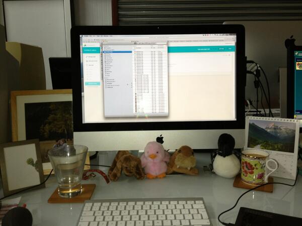 EricaLW13's tweet photo. Slowly but surely, getting moved in to my new work station! http://t.co/nfoSIld20v