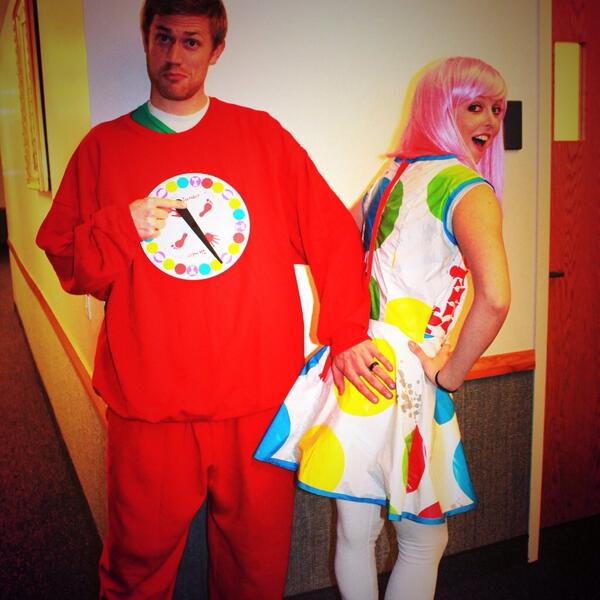 LowryBrooke's tweet photo. @Lightning100 left hand on yellow! #twisterdress #costumecontest http://t.co/nQb7bV6JOn