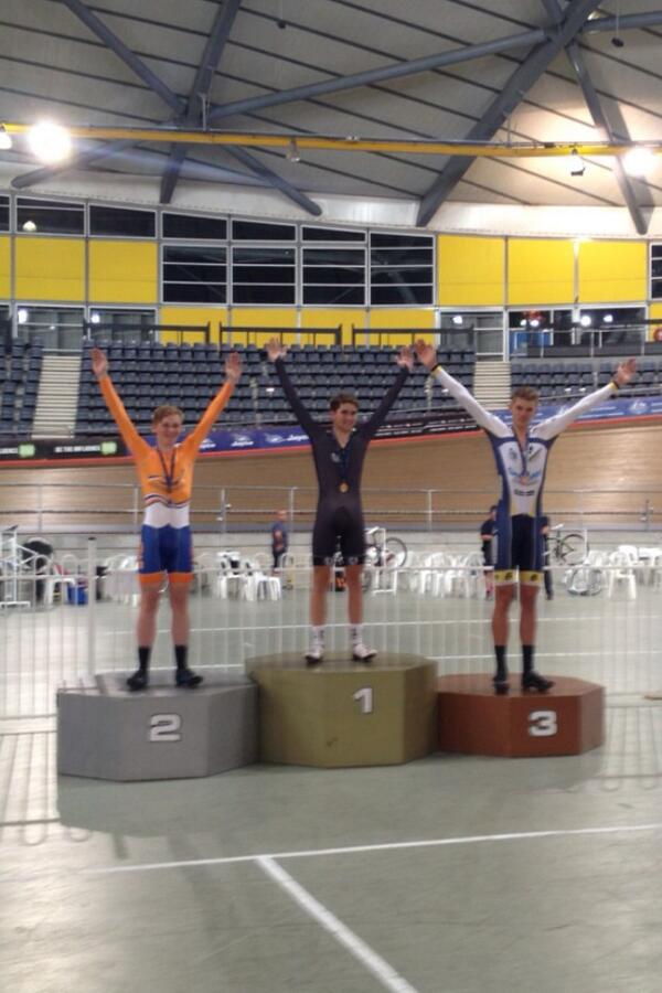 HarrisonCarter1's tweet photo. State scratch race champion!Very happy.Thanks @Bradley_McGee @theNSWIS @Fly_Vie13 @SuzukiCycling @TrekBikesAust http://t.co/5gT0t729Fo