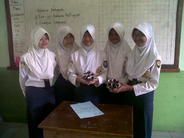 8gendeng's tweet photo. Hasilmakanan kelompok nya @lidyaarnidha1 ☺ http://t.co/WceXnuyWiW