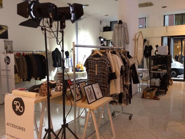 ResidenceMode's tweet photo. Zo zag onze Gallerystore er gister uit op de Prinsestraat 2d. Komen jullie ook langs om te kijken naar het resultaat? http://t.co/LVOUuJqVvt