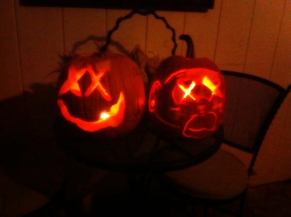 _KillTheRadio's tweet photo. Our night for Halloween http://t.co/XK5TuXsHZk