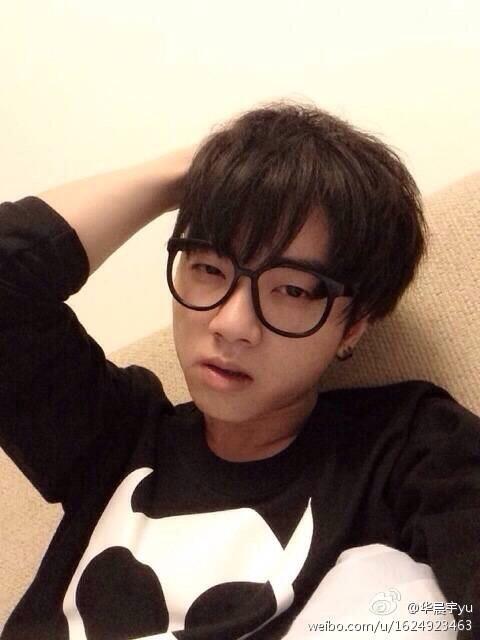 kongjingmun's tweet photo. 呆萌男孩-花花
华晨宇加油！
演唱会成功！ http://t.co/e9CQAI12lX