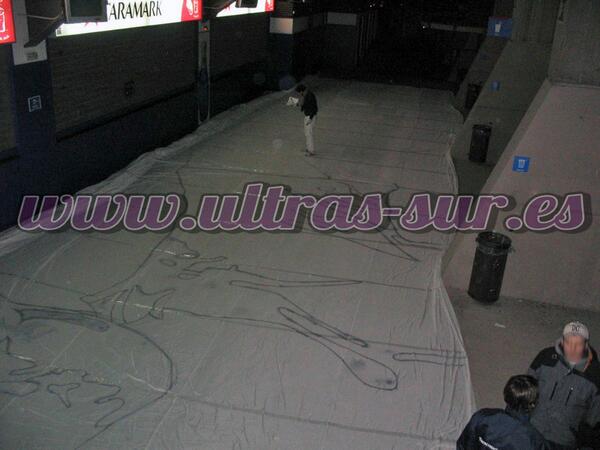 Así se hacen los tifos: RM-At.Madrid 05-06