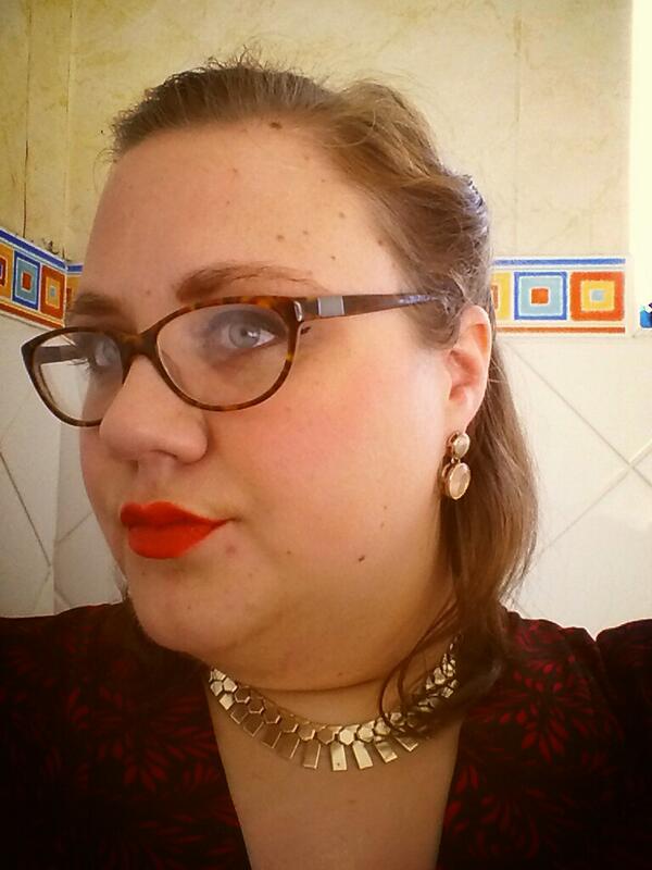 dyiblogpod's tweet image. Bathroom poser (has the best natural light!) #selfie #interviewlook #selfportrait