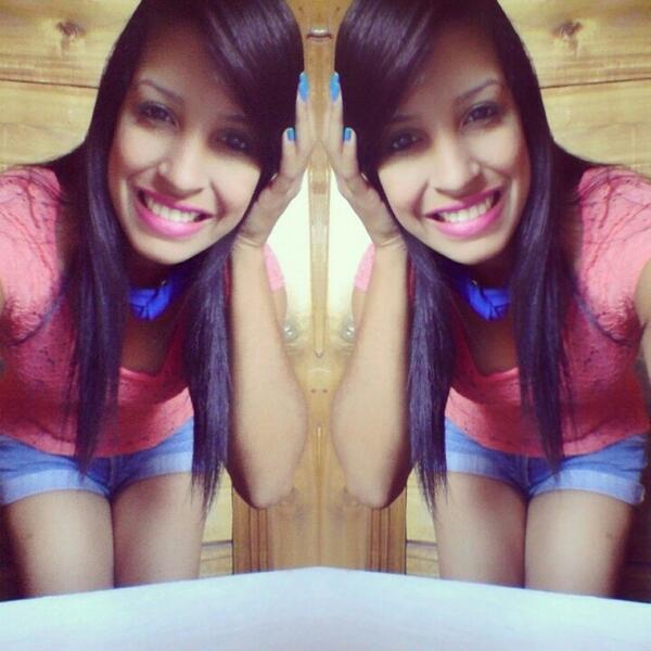 RossLora's tweet photo. Sin filtro*=*<3 http://t.co/ktwFjEGrmB
