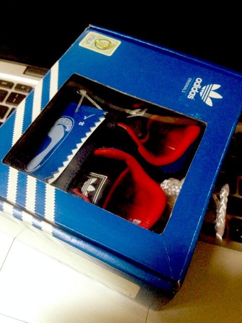 terima kasih om <a href="/ijoelbola/">jul khaerudin</a> <a href="/adidasindonesia/">adidas Indonesia</a> buat kado sepatu yg kece! ;)