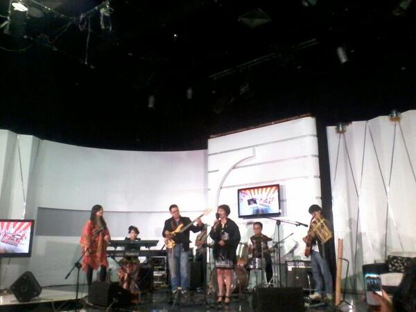 Now RGP on <a href="/JaktvCom/">JakTvOfficial</a> Studio's stage for <a href="/pahlawan2013/">Untukmu Pahlawan</a>. <a href="/ria_zipie/">Ria Zipie</a> <a href="/fernado_s/">fernado sutarli</a> <a href="/titusbayu/">Titus Bayu</a> <a href="/nadyasbelansky/">Nadya Sella Belansky</a> <a href="/marvinRGP/">marvintriyanto</a>