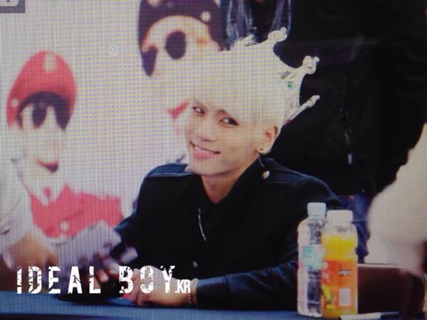 131025 Jonghyun @ Fansign Event BXbCGm0CMAAPYXL