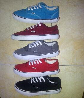 AldaShopID's tweet photo. VANS KW GRADE ORI 150k http://t.co/zzn8dxcJKv