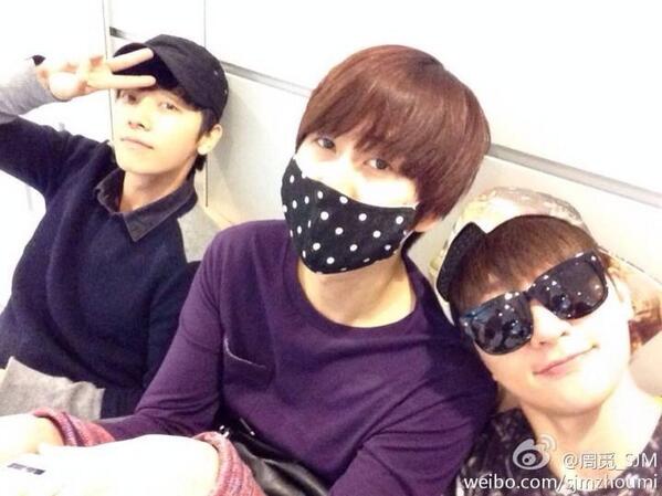 GaemGyuubot's tweet photo. ✎チョウミ's Weibo

フィリピンから日本に着いたよ キュヒョン「ヒョンはかっこいいね」僕「そうだよ。この写真(のギュ)は良く撮れてるね」キュヒョン「僕はもともとかっこいいんだよ」

2013.10.25
https://t.co/KEqTUQopDW