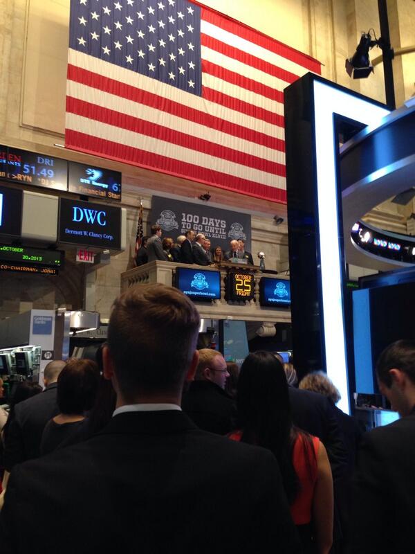 LCSatAdelphi's tweet image. #Lackmann marketing team is at the #NYSE watching @nfl ring the opening bell!
