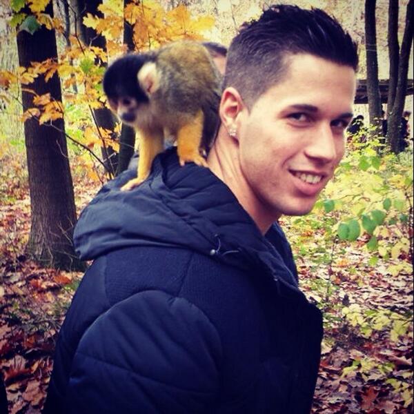 Briianoss's tweet photo. Monkey business🐵 http://t.co/whxBezwJu5