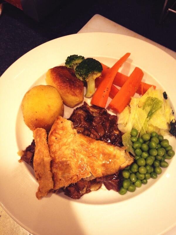 Jamies_diner's tweet photo. Come and try our best selling homemade steak &amp; mushroom pie 🍴#delicious#tasty#teapot http://t.co/pYqhqVpLyM