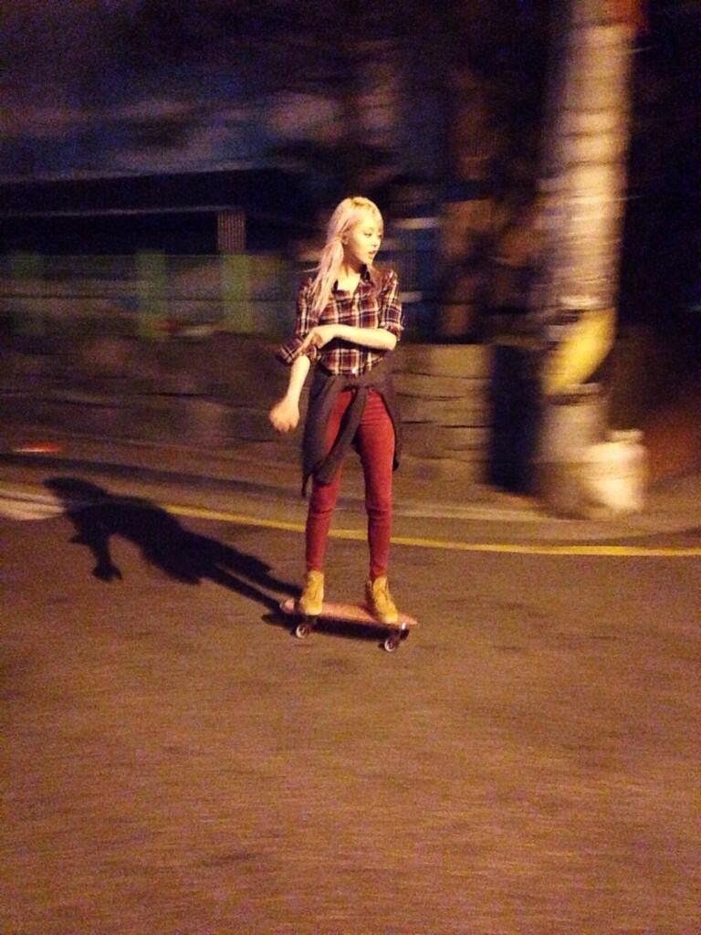 BXbskmzCcAASPc0.jpg:large