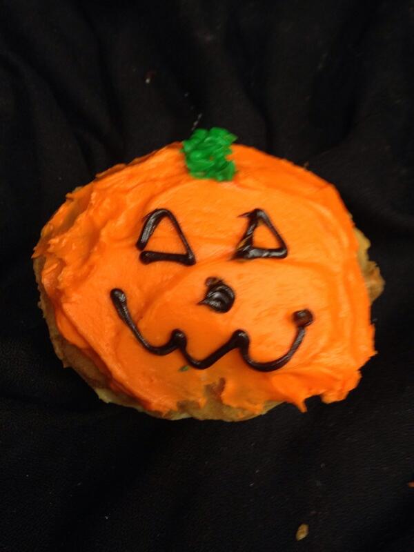 DAnnBakery's tweet photo. Will it be "It's the GREAT PUMPKIN Dorothy Ann!"??? Perfect fall pumpkin bismark!! :) http://t.co/vHu1m9SaA9