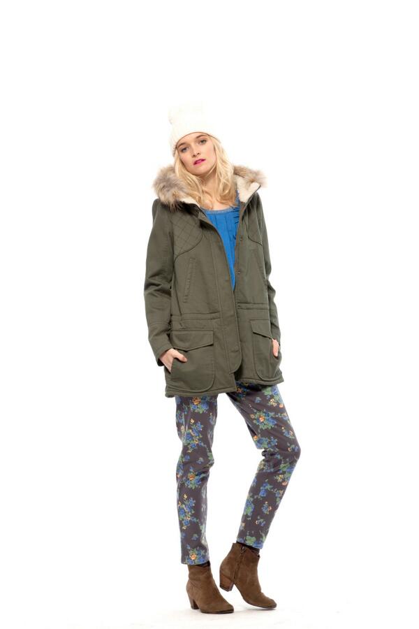 deuxtwoparis's tweet image. L'équation parka/bonnet = look du jour pour affronter la grisaille ambiante! #2twoparis #fall bit.ly/18jTiFR