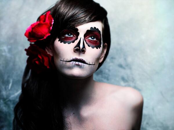 Happy Halloween! Onze collega's in India zijn er al klaar voor... freaky photo >>