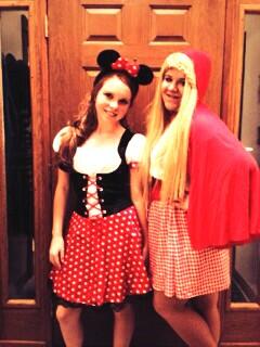 MorganandRylee's tweet photo. #fabulousfriday Yup we're trend setters. Lol we totally pull off Halloween!😂 http://t.co/mV6K2tkxDN