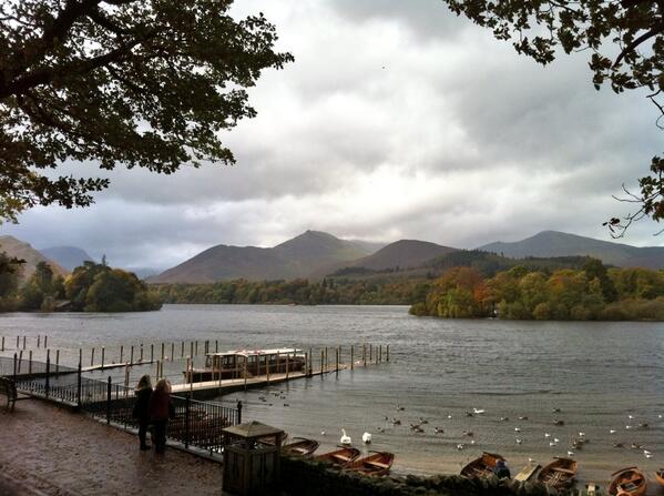 Beautiful autumn colour starting to appear around Derwent Water #lakedistrict #cumbria #gbwalk