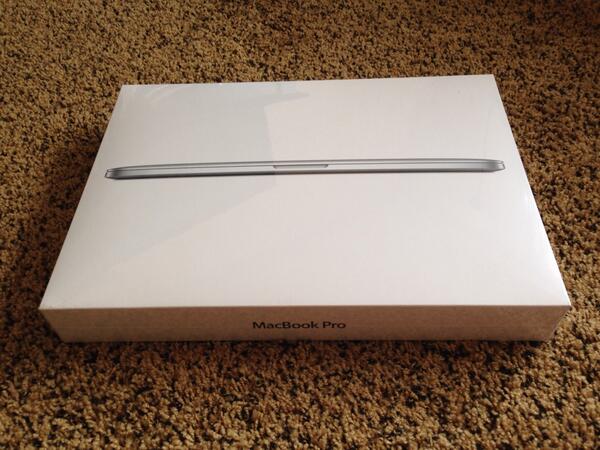 arielrhamilton's tweet image. LOVE AT FIRST SIGHT. #newmacbookpro