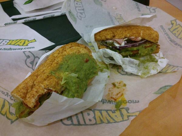 VonnAvila's tweet photo. @marthadebayle y que les parece este subway, nada que ver con el de los anuncios. http://t.co/KH7cUE3Uw2