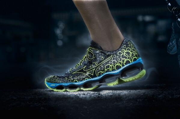 MizunoRunUSA's tweet image. @Sneakerholics Have you checked out the new Wave Prophecy 3?