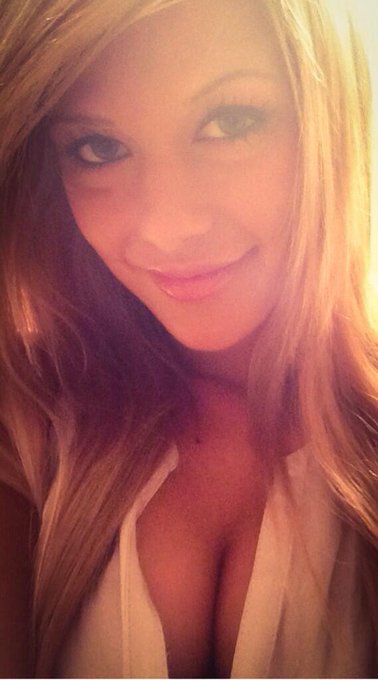 #FriskyFriday #selfieboobs heehee ?
@Playboy @PlayboyPlus @PlayboyDotCom @PlayboyRadio @PlayboyTV @playboyTW