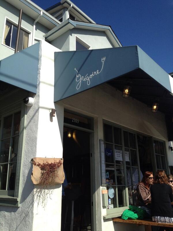 Dianaccheng's tweet photo. Grabbing lunch from @GregoireBerk. Haven't eaten here in a while - reminds me of my Cal days! http://t.co/6WHI9iujiz