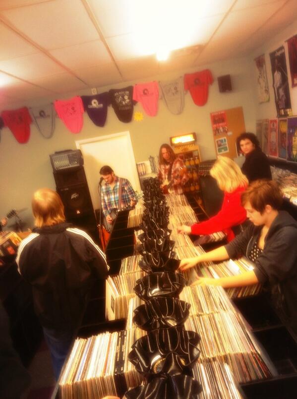 MellowMatts's tweet image. OTIS! @OtisBand #mellowmatts #independentrecordstore