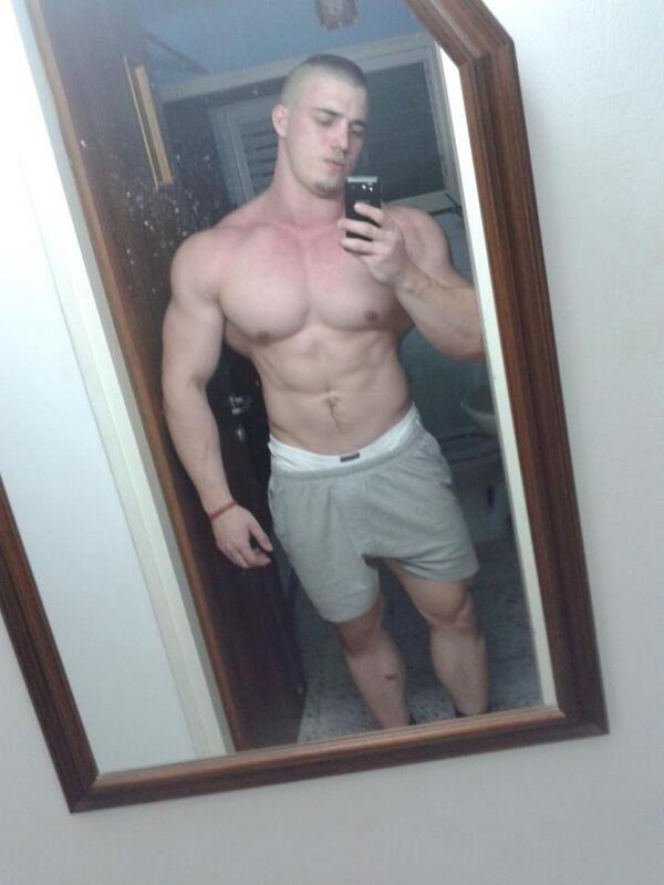 kingdannykay's tweet photo. In front of the mirror #hench http://t.co/5RbW0oWAlG