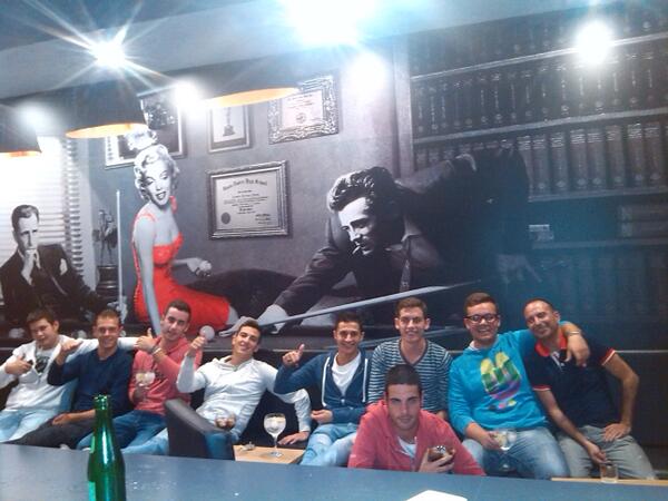 BarFeeling's tweet photo. Rebu y sus amigos! http://t.co/mP4fx70IjB