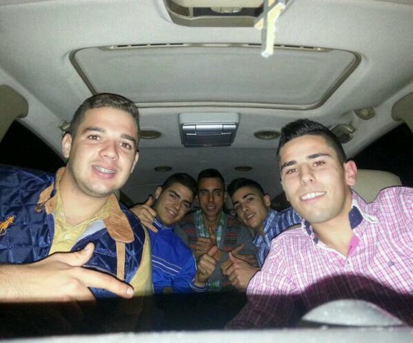 ToriXorii's tweet photo. Pa la Capital De parti,Una De Brothers@nanoervala4 @Rafa_martin92 @xatitoo92 @david87842094 @FitabrenRafa Los Mejores http://t.co/nplo4My5IY