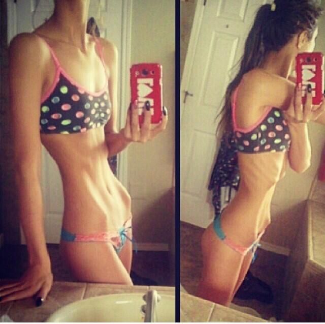 “Early saturday #thinspo #bonespo #hipbones #ribs #flatstomach #skinny” .