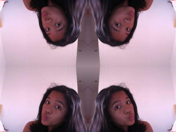 rachelestella's tweet photo. Just took this Quad Mirror pic on Webcam Toy #webcamtoy http://t.co/Kikxjaenir