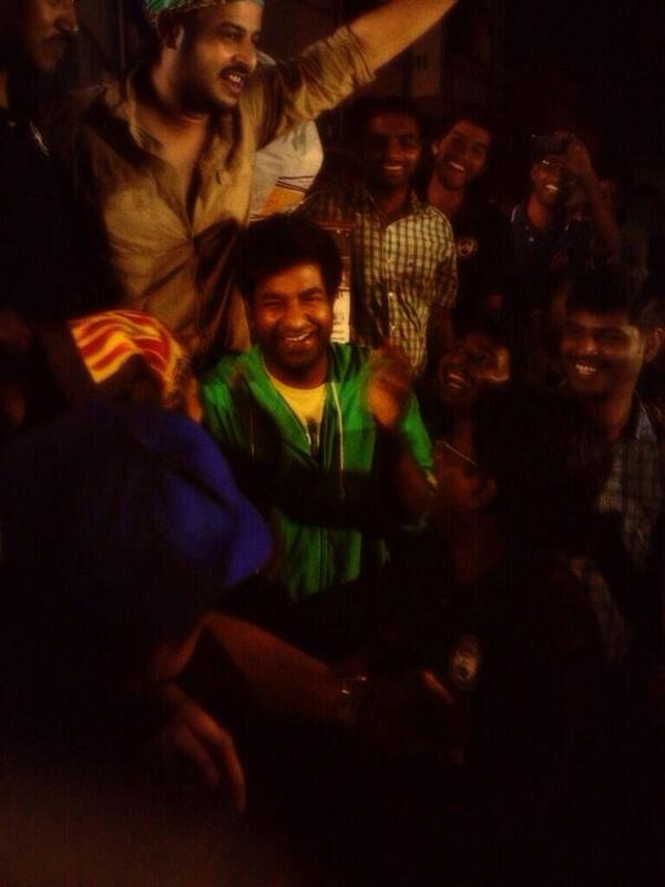 AD's huge success in-spite of piracy mess..recollecting the euphoric moments at vishwanath theatre fans show at 4am