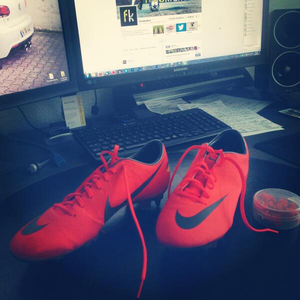 freekickerz's tweet photo. Sollte #Götze heute treffen, verlosen wir unsere Vapor 8! Like, retweet &amp; folgt uns, um teilzunehmen! GR. 44 #teamfk http://t.co/ktrXkgSO3b