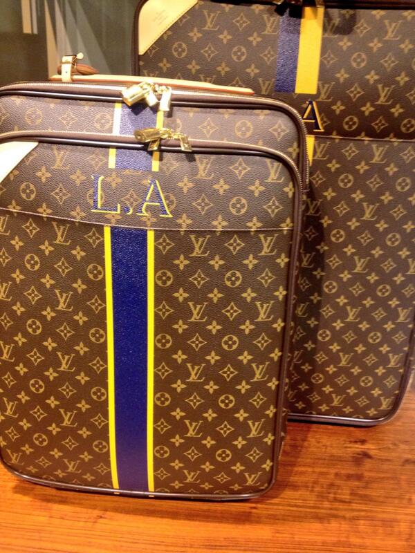 Aure_Liien's tweet image. Au revoir Paris, Je pars en week-end !! #personnalisation  #Initiales #valise #LouisVuitton #LV #MonMonogram #LA